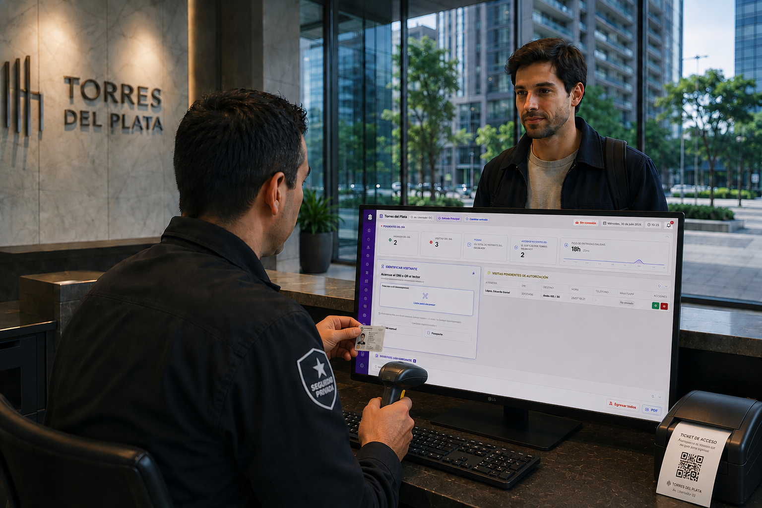 Operador de seguridad escaneando el DNI de un visitante en la recepción, con el dashboard de Visitapro en pantalla